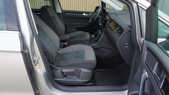Volkswagen GOLF SPORTSVAN 1.5 TSI 150pk DSG Highline LED Navi A-Camera Stoelverwarming Adaptive Cruise 44623km!