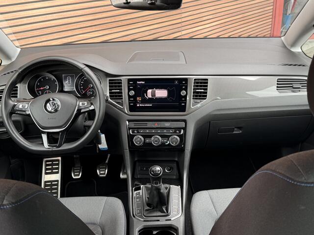 Volkswagen GOLF SPORTSVAN 1.0 TSI Highline Edition Trekhaak / All season banden / Stoel verwarming / Lm Velgen