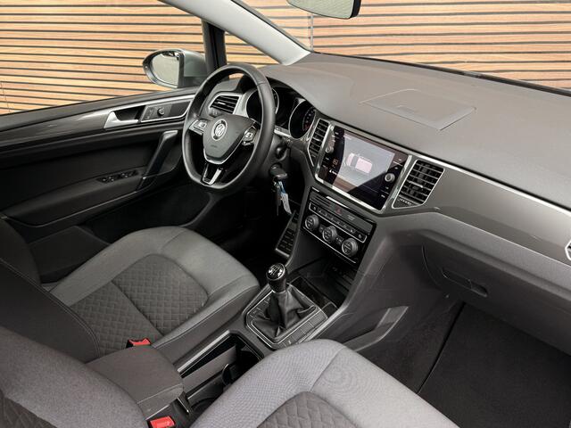 Volkswagen GOLF SPORTSVAN 1.0 TSI Highline Edition Trekhaak / All season banden / Stoel verwarming / Lm Velgen