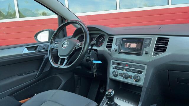 Volkswagen GOLF SPORTSVAN 1.0 TSI Comfortline TREKHAAK / CARPLAY / NAVI / CLIMA / PDC / BLUETOOTH / CRUISE / NL-AUTO