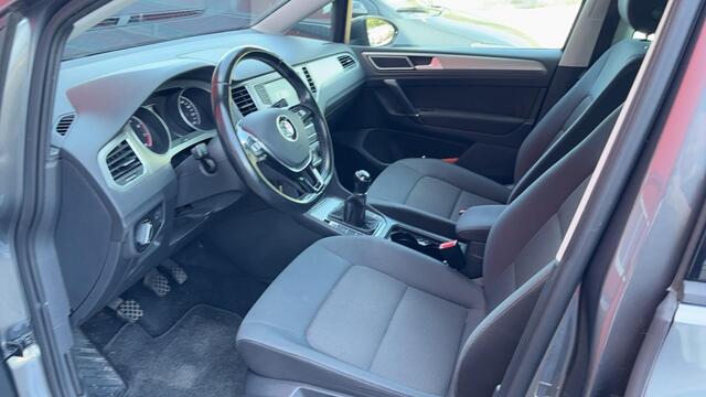 Volkswagen GOLF SPORTSVAN 1.0 TSI Comfortline TREKHAAK / CARPLAY / NAVI / CLIMA / PDC / BLUETOOTH / CRUISE / NL-AUTO