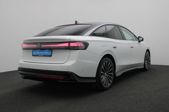 Volkswagen ID ID.7 Pro Business 77 kWh 286PK | IQ Light | Geheugenstoelen | Harman/Kardon | Stoel-/achterbankverwarming | Adaptief onderstel | 360 Camera