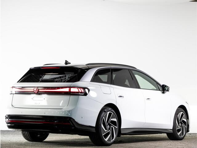 Volkswagen ID ID.7 Tourer Pro Business 77 kWh 286 PK | Panoramadak | Stoelverwarming- & koeling | Trekhaak | Harman Kardon |