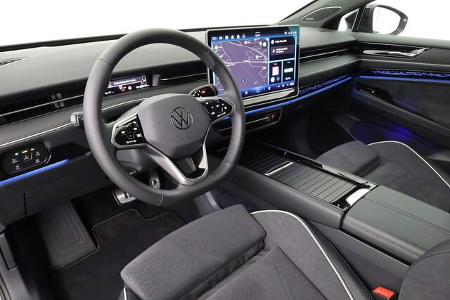 Volkswagen ID ID.7 Pro Business 77 kWh accu. 210 kW / 286 pk Variant | HUD | IQ Light | DCC | 360 Camera | Trekhaak | Stoelverwarming | 20 inch