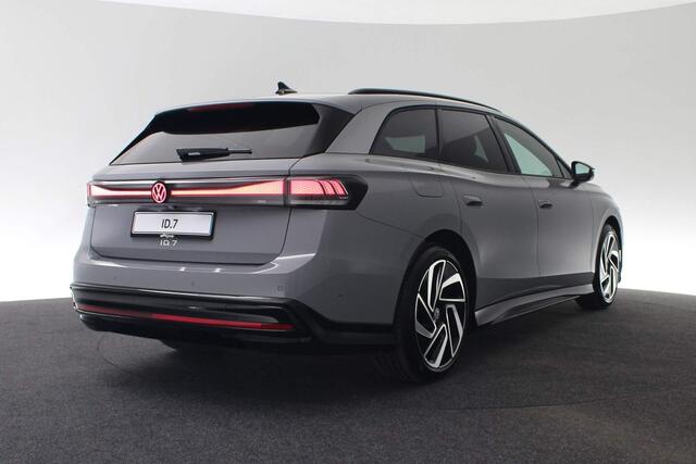 Volkswagen ID ID.7 Pro Business 77 kWh accu. 210 kW / 286 pk Variant | HUD | IQ Light | DCC | 360 Camera | Trekhaak | Stoelverwarming | 20 inch