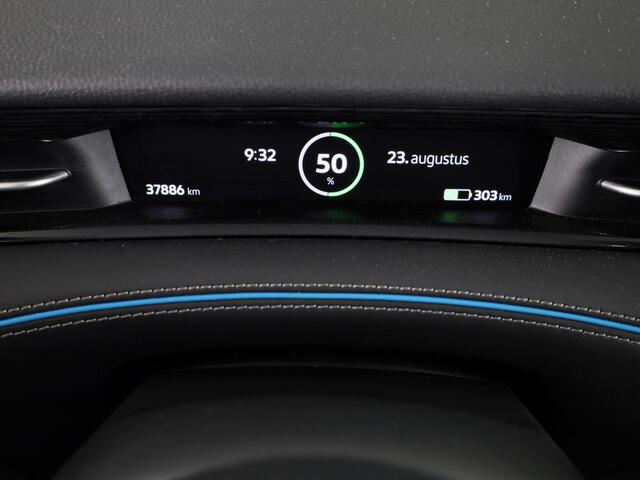 Volkswagen ID ID.7 Pro Business 77 kWh 286 PK | Warmtepomp | 20 Inch | Camera | Navigatie