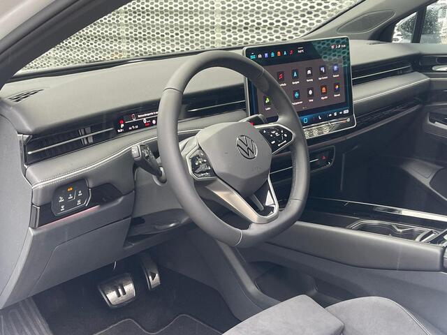 Volkswagen ID ID.7 Tourer 286PK Pro Business 77 kWh / Black Style / head-Up Display / Massage Stoelen / Matrix-Led Koplampen / 19'' LMV / VW