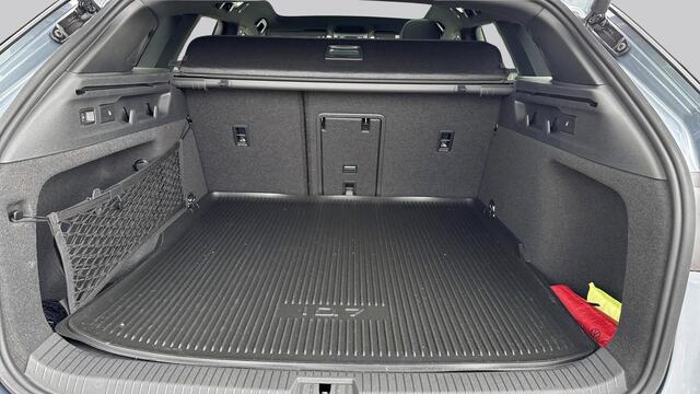 Volkswagen ID ID.7 Tourer Pro Limited Edition 77 kWh Trekhaak Black edition Interieur style pakket plus Exterieur pakket plus