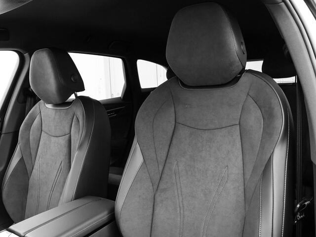 Volkswagen ID ID.7 Pro Limited Edition 77 kWh accu 286 pk · Trekhaak inklapbaar, met elektrische ontgrendeling ·