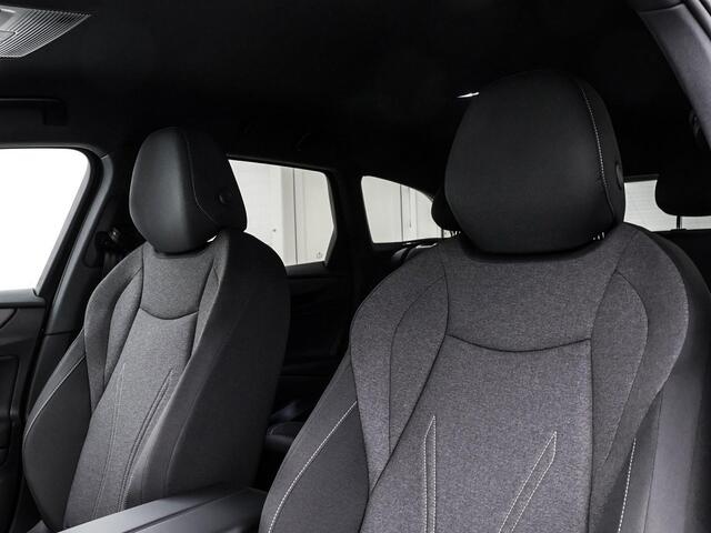 Volkswagen ID ID.7 Tourer Limited Edition 77 kWh accu 286 pk · verwarmd stuurwiel · Draadloze telefoonlader ·