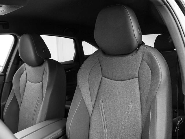 Volkswagen ID ID.7 Limited Edition 77 kWh accu 286 PK PRIVATE LEASE VANAF ¤499P/M · Achteruitrijcamera · Sfeerverlichting · Stuurwiel multifunctioneel · Voorraad OUTLET · Prijs is inclusief inruilpremie ·