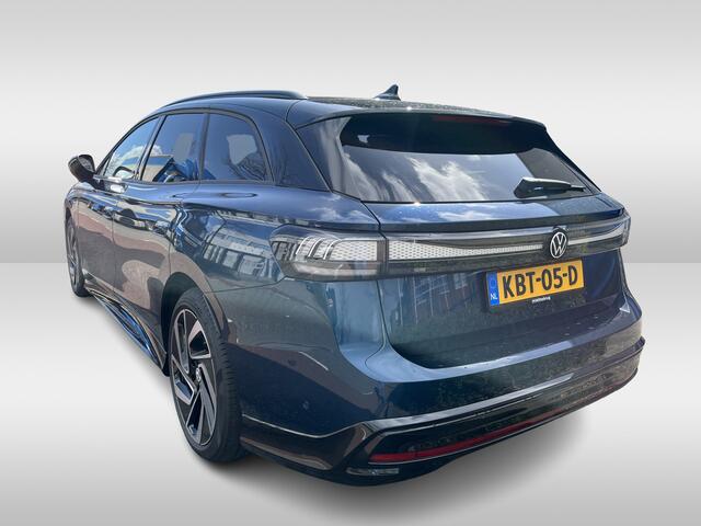 Volkswagen ID ID.7 Tourer Pro Limited Edition Black 77 kWh Navigatie / 360 graden camera / Trekhaak inklapbaar / Voorstoelen met massageprogramma's Rijdende demo, graag bezichtigen op afspraak