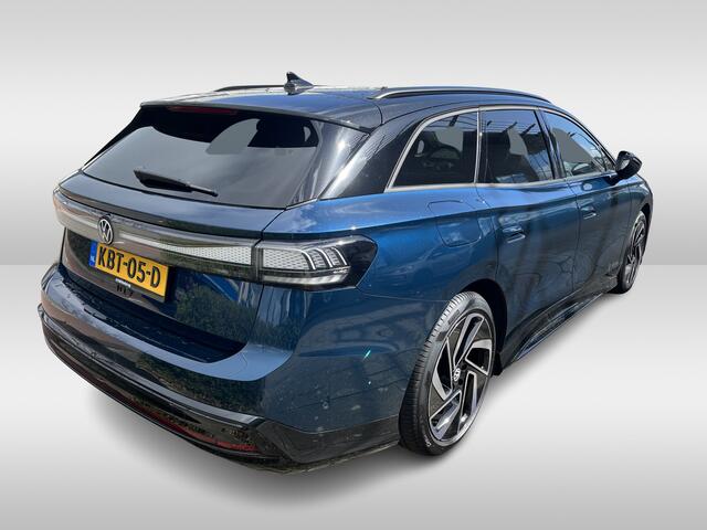 Volkswagen ID ID.7 Tourer Pro Limited Edition Black 77 kWh Navigatie / 360 graden camera / Trekhaak inklapbaar / Voorstoelen met massageprogramma's Rijdende demo, graag bezichtigen op afspraak