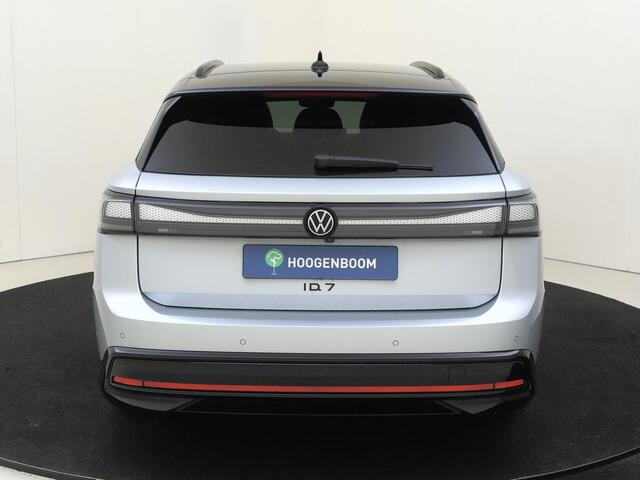 Volkswagen ID ID.7 Tourer Pro Limited Edition | Achterbank in ongelijke delen neerklapbaar incl. middenarmsteun en doorlaadmogelijkheid | Afstandscontrolesysteem (Front Assist), met voetgangers- en fietsersherkenning | Airconditioning automatisch, 2-zone (Climatronic)