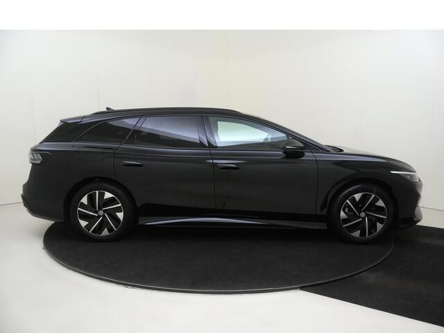 Volkswagen ID ID.7 Tourer Pro Limited Edition | Achterbank in ongelijke delen neerklapbaar incl. middenarmsteun en doorlaadmogelijkheid | Afstandscontrolesysteem (Front Assist), met voetgangers- en fietsersherkenning | Airconditioning automatisch, 2-zone (Climatronic)