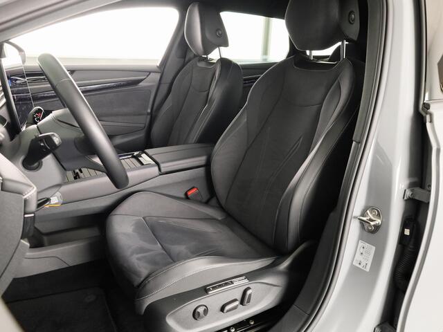 Volkswagen ID ID.7 Limited Edition Plus 86 kWh accu, 210 kW / 286 PK / Trekhaak / Head-up-display / Carplay / 360 cam