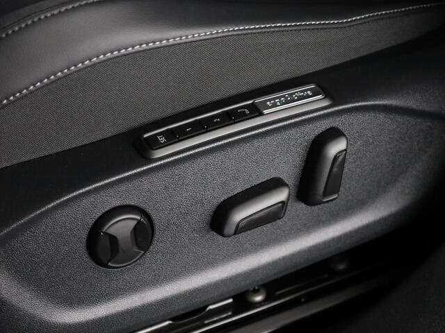Volkswagen ID ID.7 Limited Edition Plus 77 kWh accu 210 kW / 286 PK V / Massage / Carplay / Trekhaak