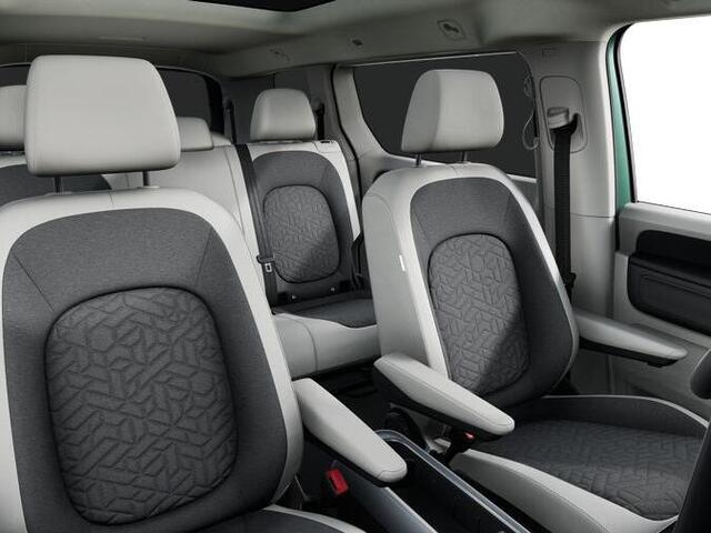 Volkswagen ID. Buzz Pro Bulli 86 kWh 286pk L2 7-persoons · Panoramadak · Navigatie