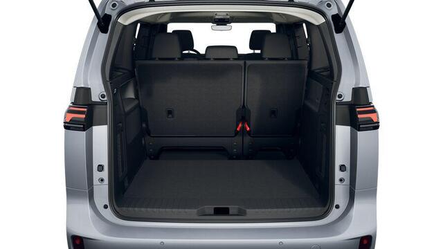 Volkswagen ID. Buzz Pure Elektromotor 125 kW (170 pk) 59 kWh RWD | App connect | Adaptive Cruise Control | Bluetooth telefoonvoorbereiding | DAB+ | Private lease vanaf ¤ 599 |