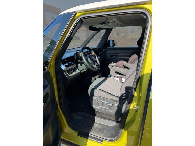 Volkswagen ID. Buzz Pure 59 kWh | 170pk Stoelverwarming | Adaptieve Cruise | Getint glas | Nederlandse auto | Regensensor