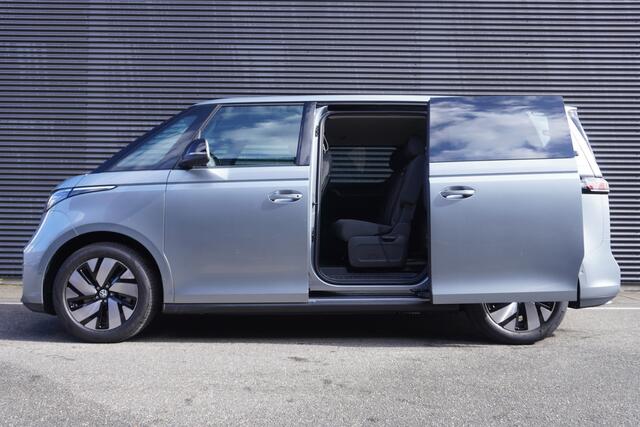 Volkswagen ID. Buzz Pro Bulli Limited Edition 286 pk, Open & Close Pakket, Trekhaak elektrisch wegklapbaar, Navigatie, Warmtepomp