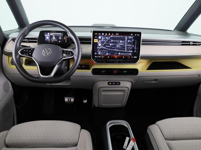 Volkswagen ID. Buzz Pro 86 kWh LWB 7p. 286 pk | SoH 96,36% |Navigatie | Panoramadak | Trekhaak (wegklapbaar) | Parkeersensoren (Park assist) | Rondomzicht camera | Elektr. schuifdeuren | Stoelverwarming |