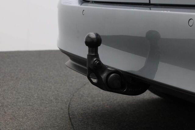 Volkswagen ID. Buzz Cargo 77 kWh 204PK | Trekhaak | 3-zits | Stoelverwarming | Camera | Standkachel | ACC | Apple Carplay / Android Auto
