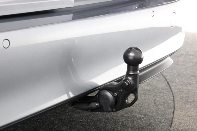 Volkswagen ID. Buzz Cargo 77 kWh 204PK | Trekhaak | 3-zits | Camera | Stoelverwarming | ACC | Verwarmbare voorruit