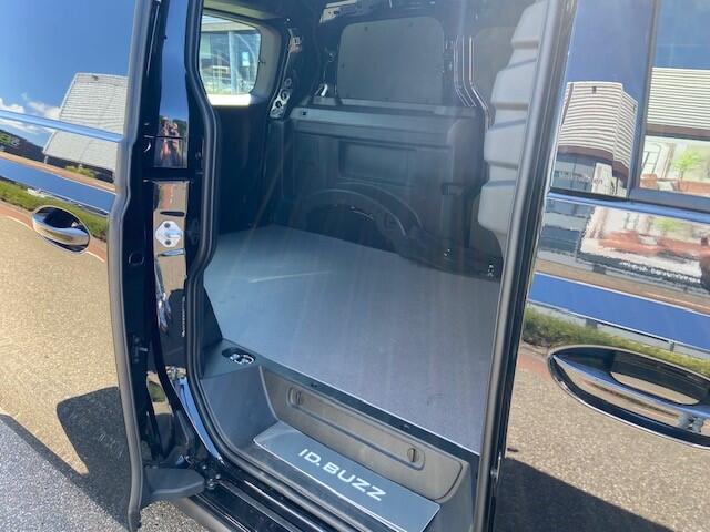 Volkswagen ID. Buzz Cargo 77 kWh / Adaptive Cruise control / Trekhaak zwenkbaar / App-Connect