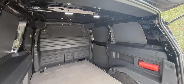 Volkswagen ID. Buzz Cargo 77 kWh Navi by App / Trekhaak / 204 pk