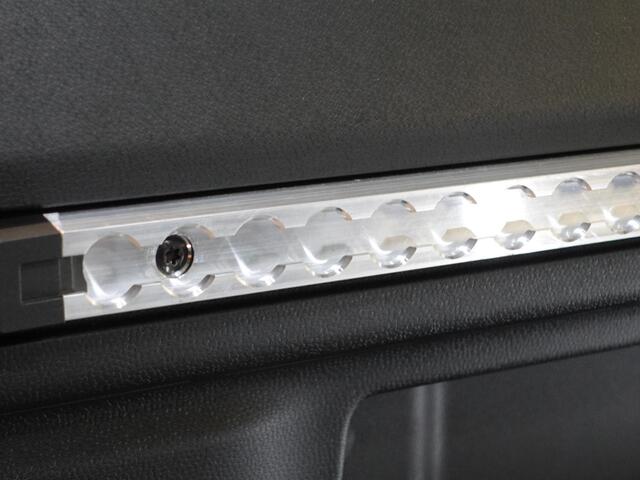 Volkswagen ID. Buzz Cargo 77 kWh 204pk Trekhaak 3zits LED Cruise control Navigatie/ Apple Carplay Achterklep