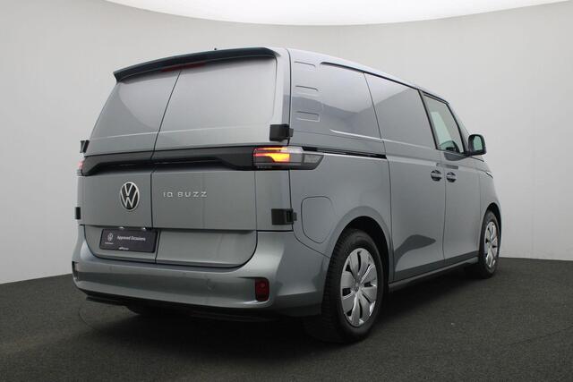 Volkswagen ID. Buzz Cargo 77 kWh 204 pk | Trekhaak | 3-zits | Achteruitrijcamera | Stoelverwarming | Adaptive Cruise | Keyless Entry