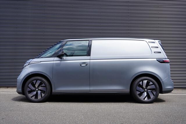 Volkswagen ID. Buzz Cargo ID. Buzz Cargo 340 pk 4-Motion Bulli Edition, Achteruitrijcamera, Bijrijdersstoel, Navigatie, Achterklep met ruit, Trekhaak