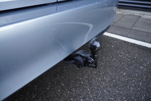 Volkswagen ID. Buzz Cargo ID. Buzz Cargo 286 pk, Bulli Edition, Achteruitrijcamera, Bijrijdersstoel, Navigatie, Achterdeuren zonder ruit, Trekhaak, Stylingpakket