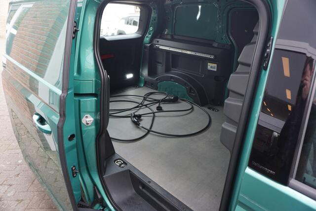 Volkswagen ID. Buzz Cargo 77 kWh SOH 100% Trekhaak | Camera | IQ Light