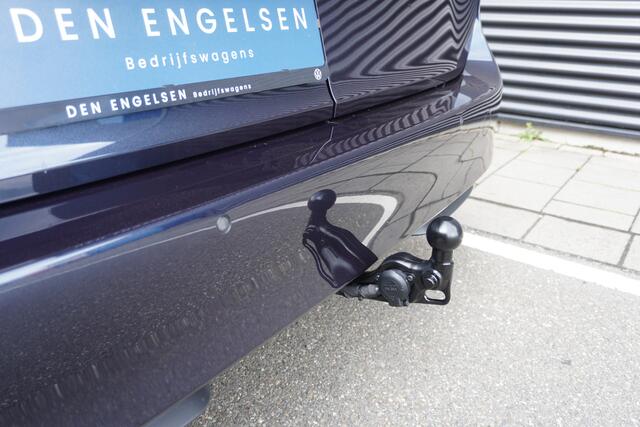 Volkswagen ID. Buzz Cargo ID. Buzz Cargo 340 pk 4-Motion, Bulli, Achteruitrijcamera, Comfortstoelen met armleuning, Navigatie, Achterdeuren zonder ruit, Trekhaak