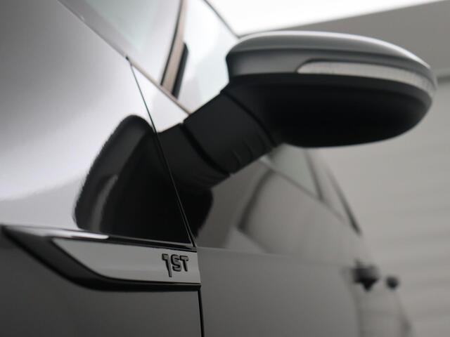 Volkswagen ID.3 First Max 58 kWh Panorama dak | 20" LMV | 8% bijtelling | Camera | Trekhaak | IQ Light