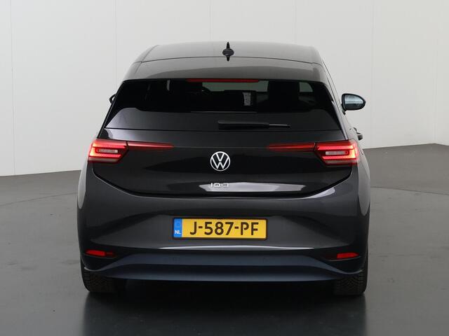 Volkswagen ID.3 First Plus 58 kWh | Navigatie | Parkeercamera | Stoelverwarming | Keyless Go | Apple CarPlay | LED | Verkeersbordherkenning | Stuurverwarming | Adaptieve Cruise Control | IQ Licht |