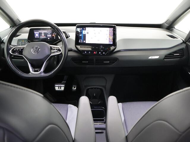 Volkswagen ID.3 First Plus 58 kWh | Navigatie | Parkeercamera | Stoelverwarming | Keyless Go | Apple CarPlay | LED | Verkeersbordherkenning | Stuurverwarming | Adaptieve Cruise Control | IQ Licht |