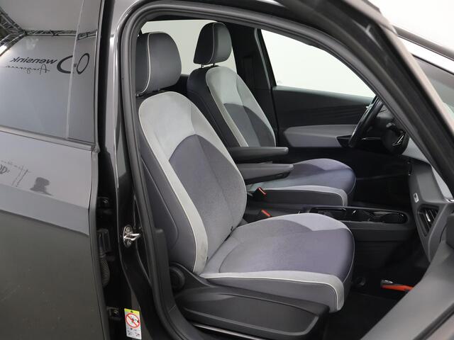 Volkswagen ID.3 First Plus 58 kWh | Navigatie | Parkeercamera | Stoelverwarming | Keyless Go | Apple CarPlay | LED | Verkeersbordherkenning | Stuurverwarming | Adaptieve Cruise Control | IQ Licht |