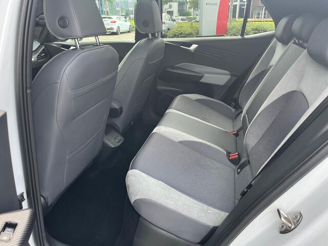 Volkswagen ID.3 First Max 58 kWh | Panorama Dak | Head-Up Display | Stoelverwarming | Navigatie | Camera |