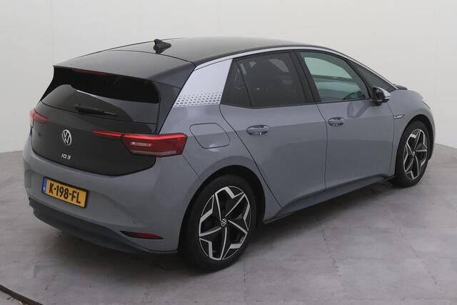 Volkswagen ID.3 First Plus 58 kWh / Navigatie / LED / Camera / Parkeersensoren V+A / Afneembare trekhaak / App connect