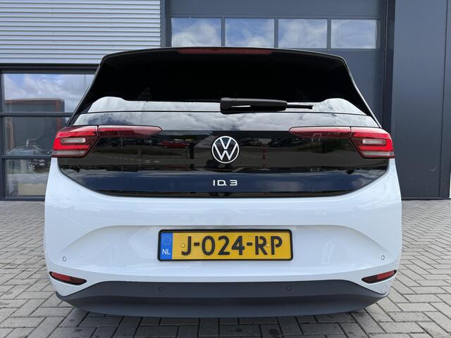 Volkswagen ID.3 First Plus 58 kWh ?SOH 94.3% ?Matrix LED ?Full LED ?Alcantara ?Sfeerverlichting ?Navigatie ?Camera ?Trekhaak ?Lichtmetaal 19" ?Parkeersensoren