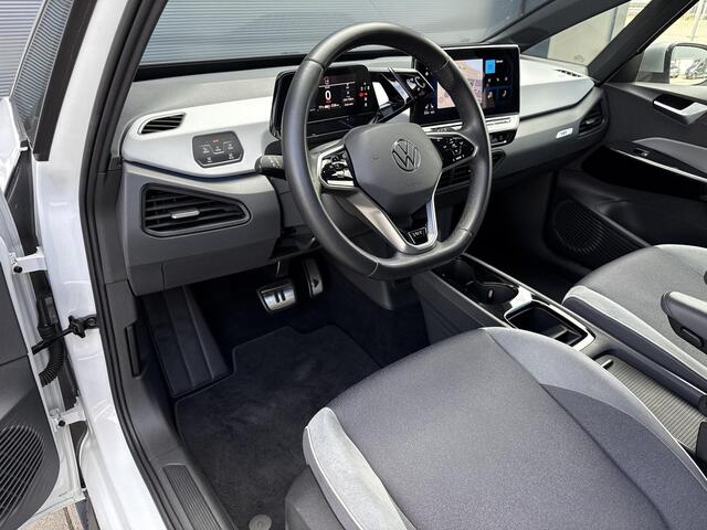 Volkswagen ID.3 First Plus 58 kWh ?SOH 94.3% ?Matrix LED ?Full LED ?Alcantara ?Sfeerverlichting ?Navigatie ?Camera ?Trekhaak ?Lichtmetaal 19" ?Parkeersensoren