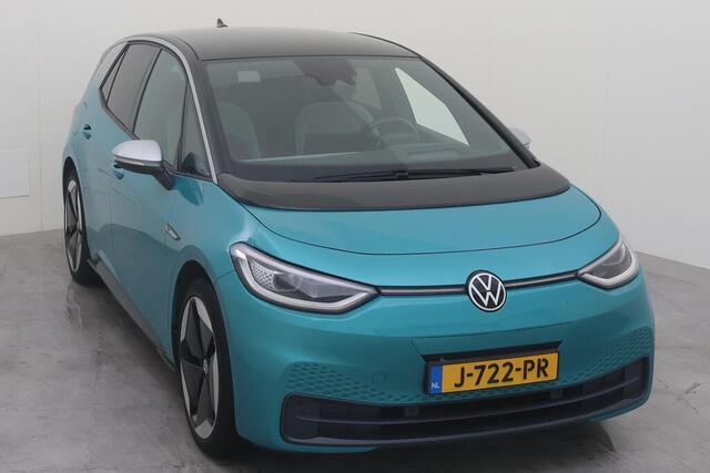 Volkswagen ID.3 First Max 58 kWh / Panoramadak / Elek. Stoelverstelling Voor / 20" LMV / IQ LED Matrix / Navi / Camera / Keyless / Head-Up Display / Stuur en Stoelverwarming / Zwart Dak