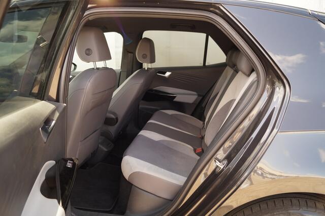Volkswagen ID.3 First Plus 58kWh -NAVI-ECC-ACC-CAM-