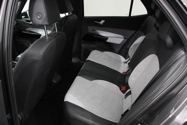 Volkswagen ID.3 Pro Edition 204pk | Warmtepomp | 18"Lichtmetalen Velgen | Navigatie | Camera | Adaptive Cruise Control | Climate Control