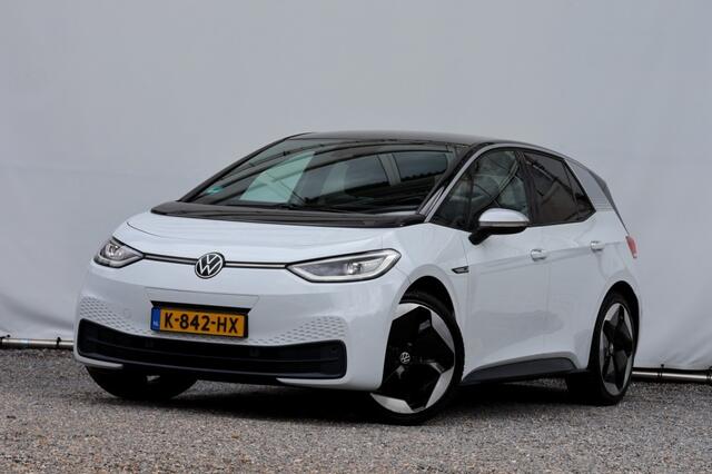 Volkswagen ID.3 First Max 58 kWh - 204 pk **Head up / Pano / Trekhaak / Leer
