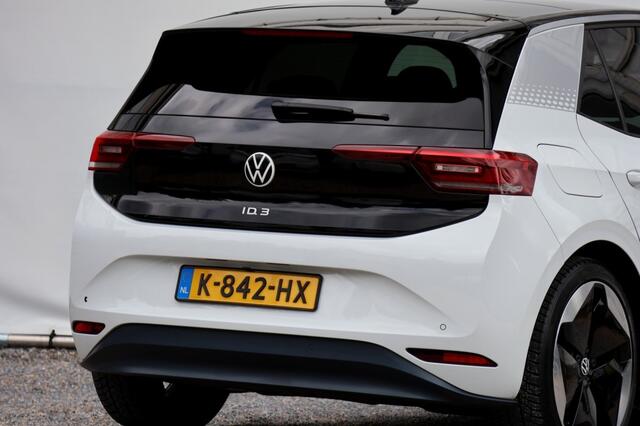 Volkswagen ID.3 First Max 58 kWh - 204 pk **Head up / Pano / Trekhaak / Leer