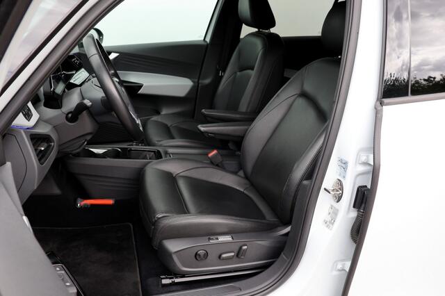 Volkswagen ID.3 First Max 58 kWh - 204 pk **Head up / Pano / Trekhaak / Leer